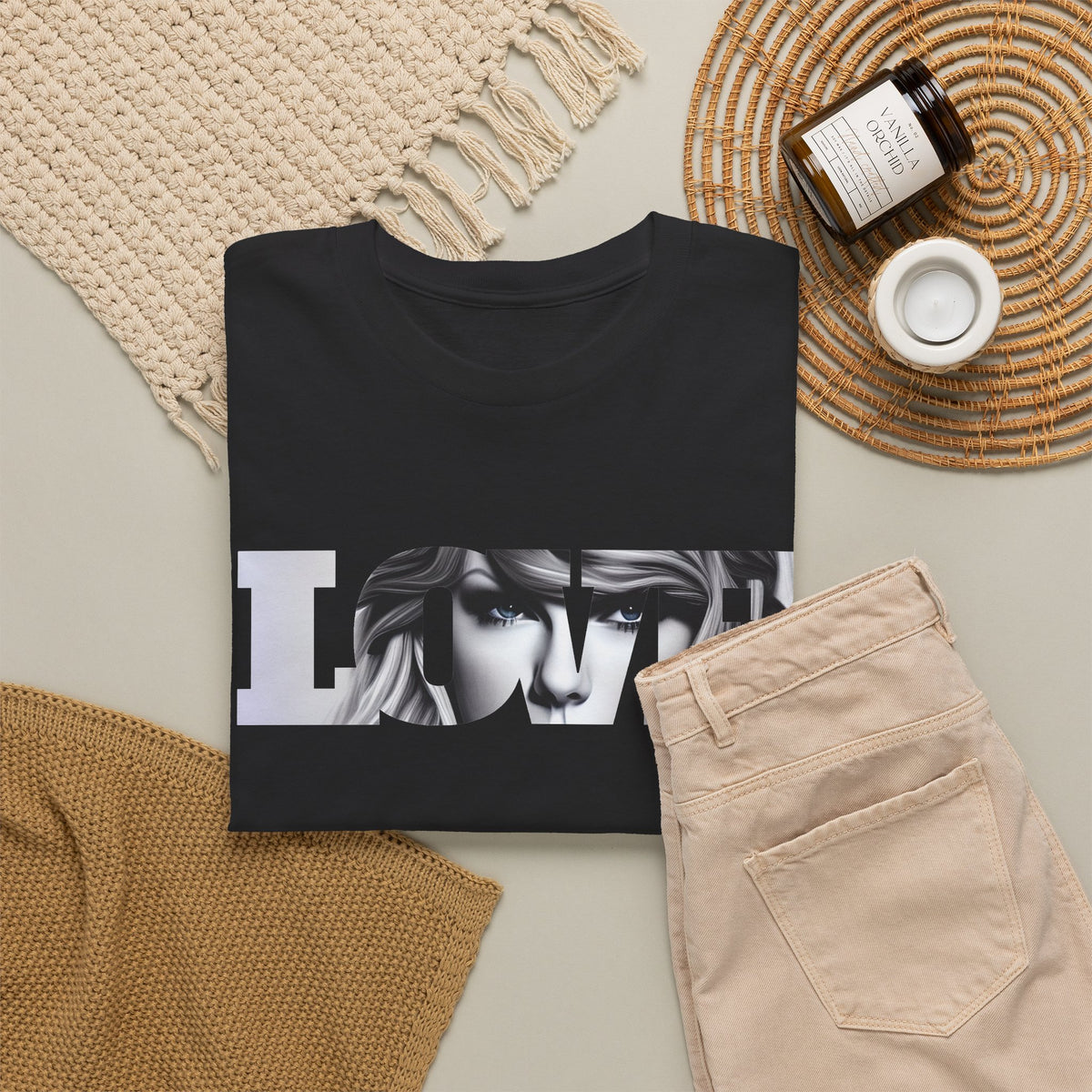 LOVE Graphic Tee – Romantic Black T-Shirt