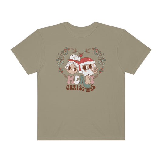 Retro Santa & Mrs. Claus Merry Christmas Tshirt