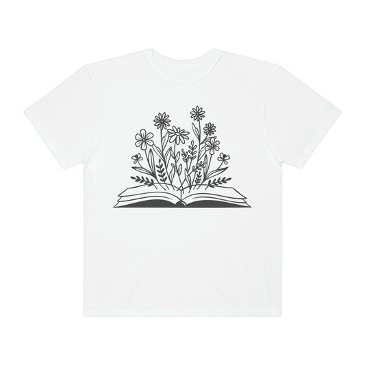 Beautiful Book with Wildflowers Retro Vintage Style Reading Books Tshirt